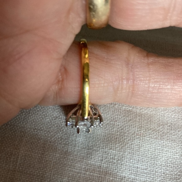 NWOT ZALKARI Premium Silver gold plated sz.6 ring w/rhinestones in a square. $30 - Picture 6 of 6